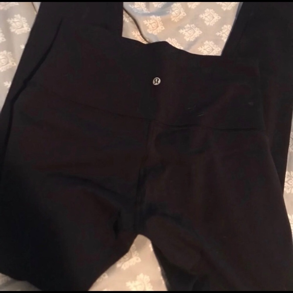 High rise black Lululemon Wunder Unders!
